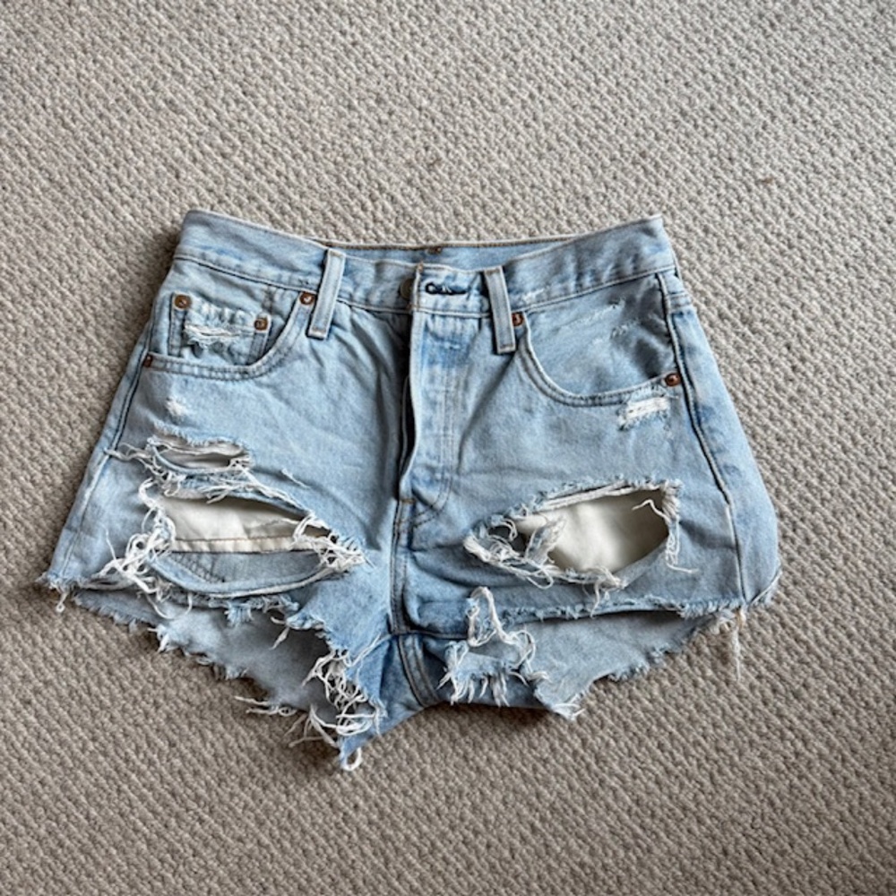 Levi Denim cut off jean shorts